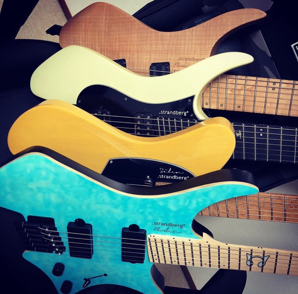 strandbergGuit's tweet photo. Stay at home crew; which one are you reaching for first?
📸: IG @budo_mochi
.
.
.
#strandbergguitars #headlessguitars #bodenclassic #bodenos #sälenclassic #bodenj #ras #guitarcollection #feelbettersoundbetter #goheadless https://t.co/FUqczCffmL