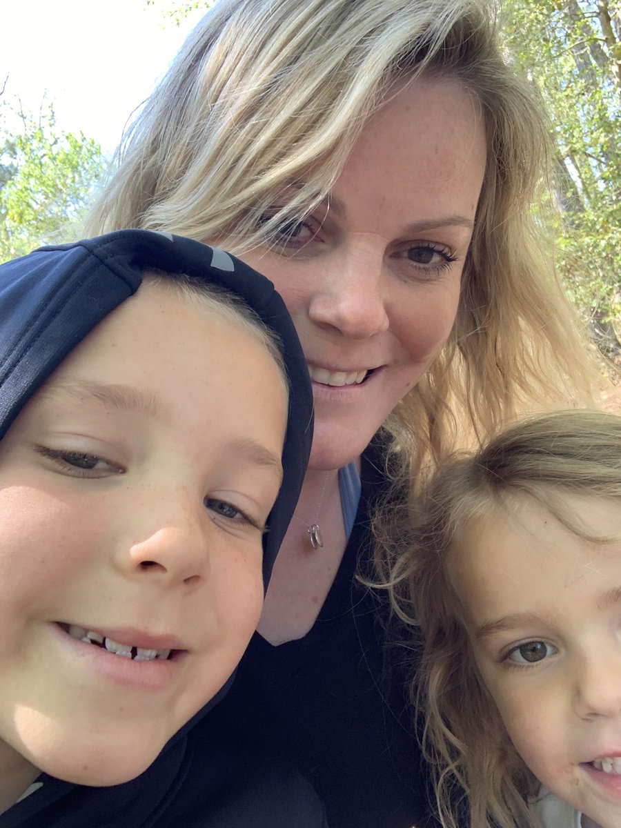 Faunce023's tweet photo. Teacherβ‘οΈMom @ the snap of a finger.π©πΌβπ»ππ©βπ§βπ¦β€οΈ #upsanddowns #butkeepingitmoving #aintalwayspretty #daddyisessential https://t.co/8DxaomdPfD