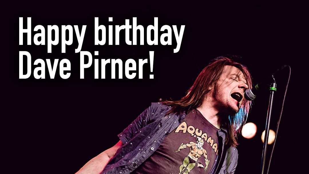 ¡Feliz cumpleaños para Dave Pirner, de <a href="/soulasylum/">Soul Asylum</a> ! 🎂💜🎈
Happy birthday Dave, sending you our best wishes from Argentina!