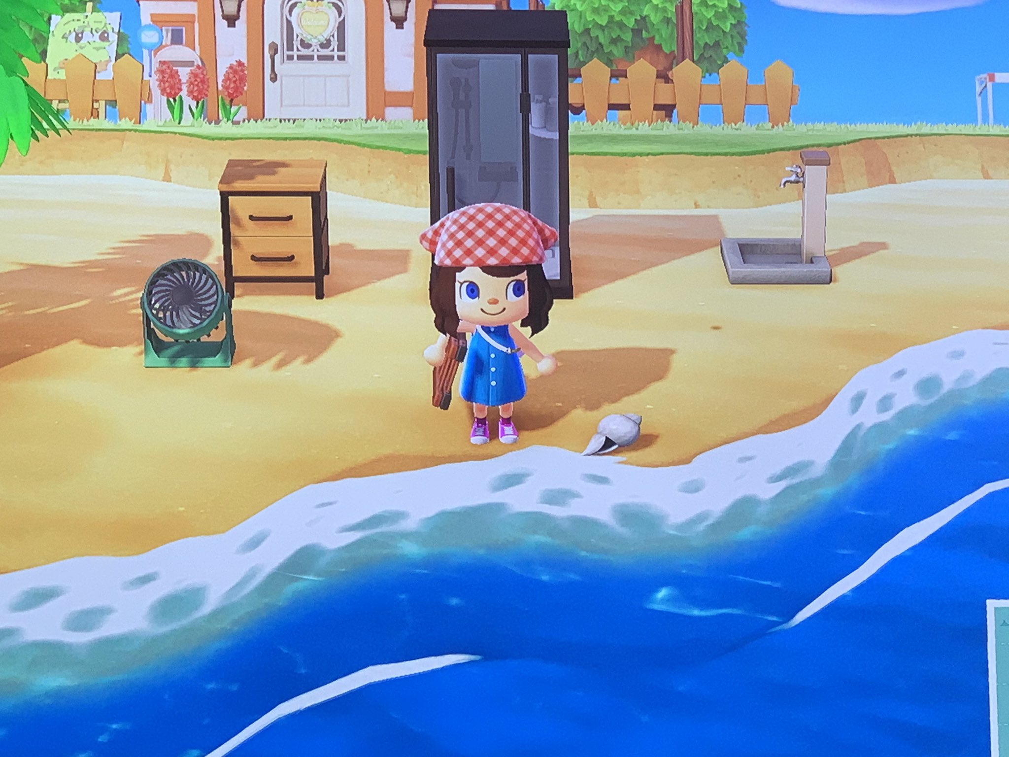 kellie on Twitter "ACNH sale! I have a shower booth, bathroom towel