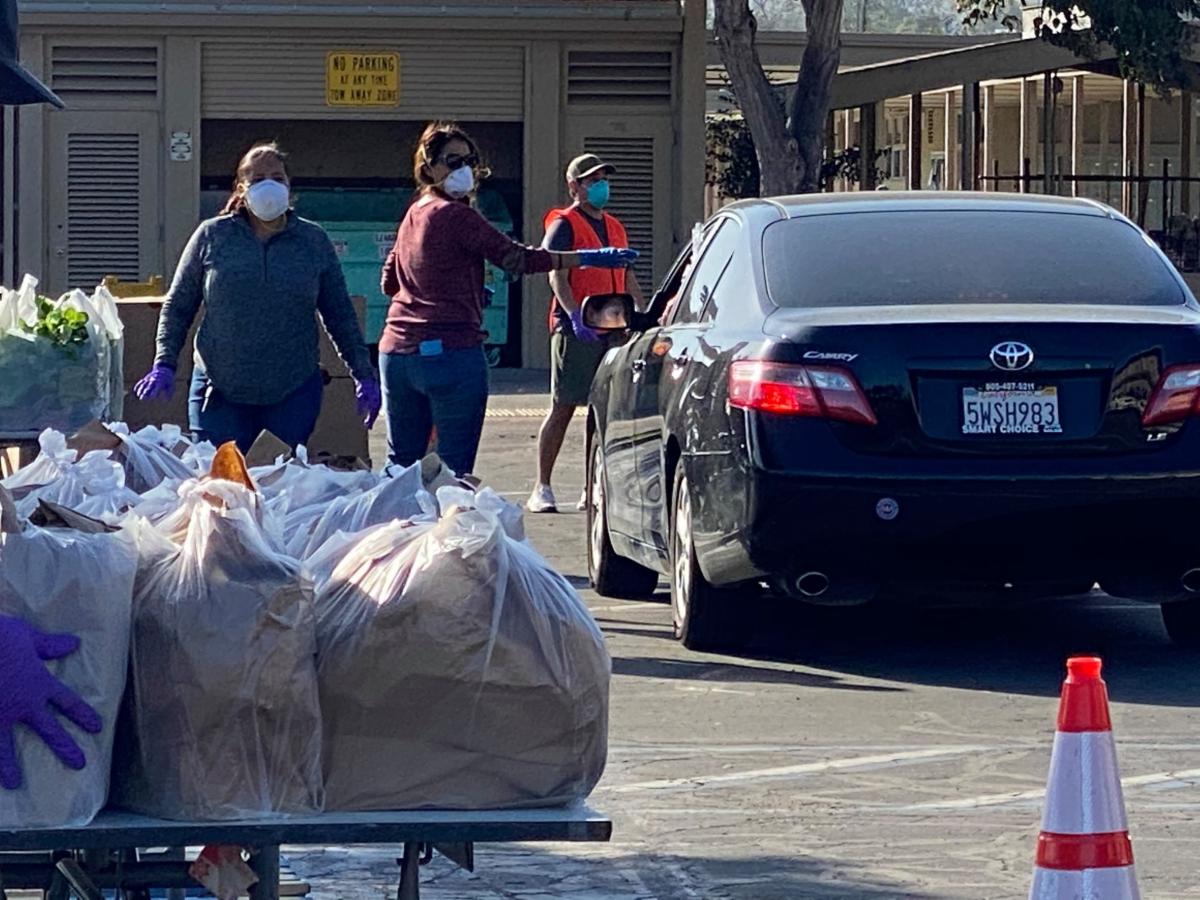 PlantFoodists's tweet photo. WOW 'Crisis Drive-thru Distribution' Mobile Pantry Fri April 17 at Rotary Park- Bhc 11a 'til 2p  Click for details.  Bring your I.D. https://t.co/stzANrO1Py https://t.co/SP0Pd8Ze2s
