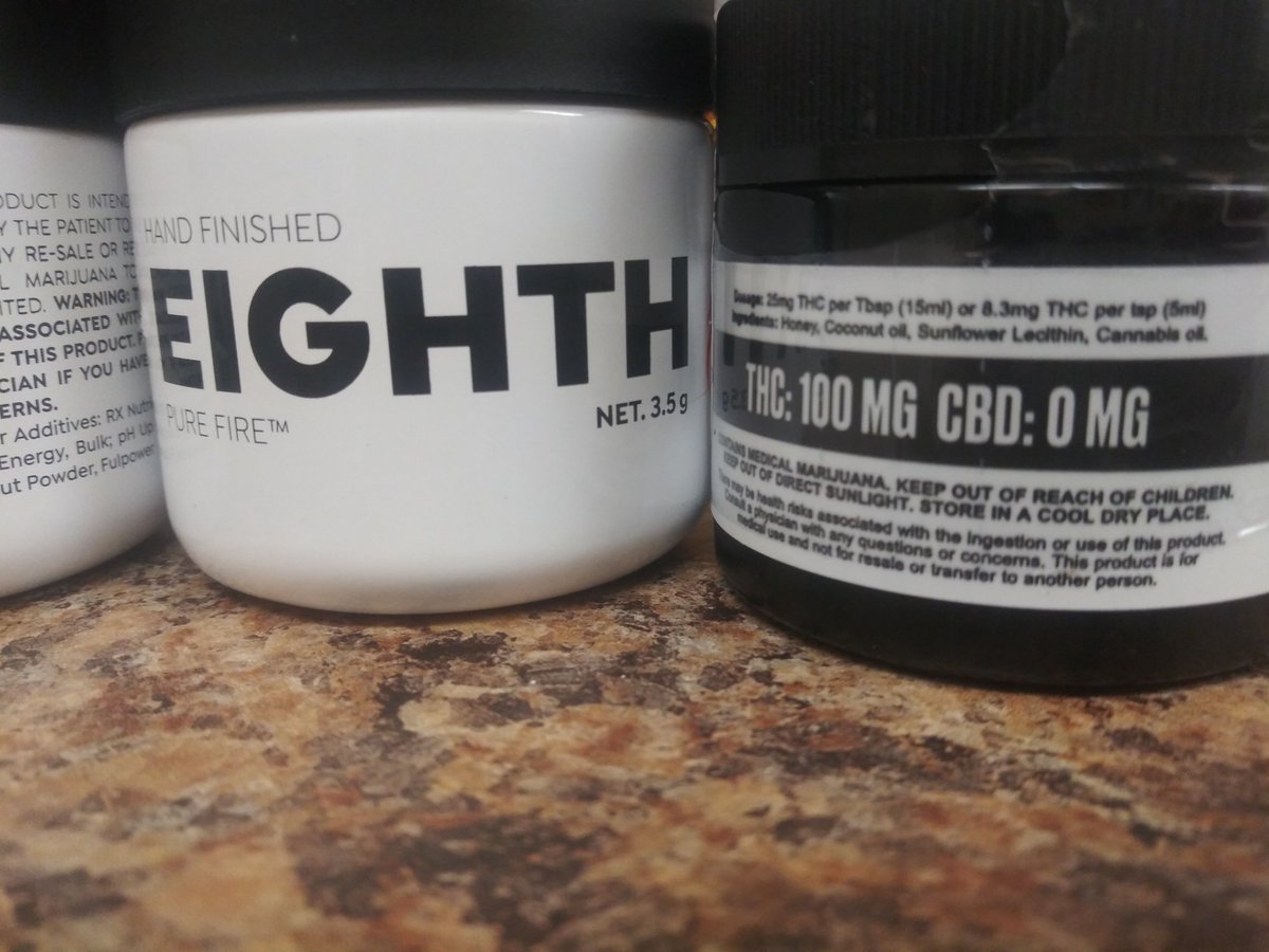 ChefPenncaterin's tweet photo. #PanamaRed #Fuelbiscuits #Classiccookies #bluecheese #infused #honey #altco #Takomawellness stay with da fyah 🔥🔥🔥 #indaclouds #dccannabis #thc #thchoney https://t.co/fxC135mW2P