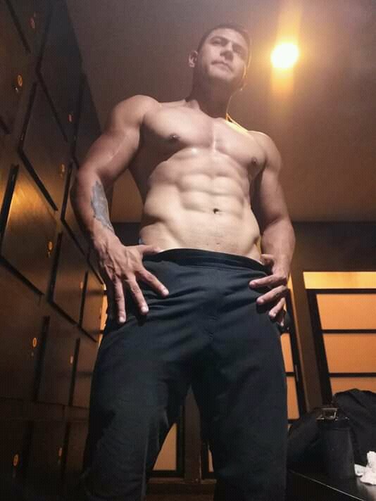 Carlos85399278's tweet photo. Alguien conose a este hetero esta super bueno es de Tampico 🍆🍑😍😋 se ve Rico  #Hetero #Tampico #Musculoso #Paketon dara jalon?? https://t.co/whSrqisrRV
