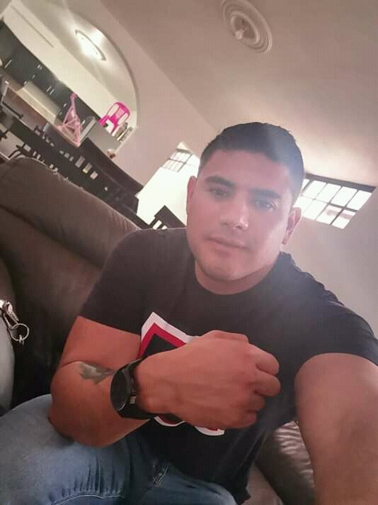 Carlos85399278's tweet photo. Alguien conose a este hetero esta super bueno es de Tampico 🍆🍑😍😋 se ve Rico  #Hetero #Tampico #Musculoso #Paketon dara jalon?? https://t.co/whSrqisrRV
