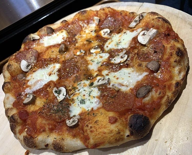 MegtheNewsie's tweet photo. When doesn’t homemade pizza sound good? @dougtrattner shows you how to do it with his #cookbynumbers series, tonight at 5 and 7 on @wkyc 🍕🍕🍕 https://t.co/cd2BI0KTig