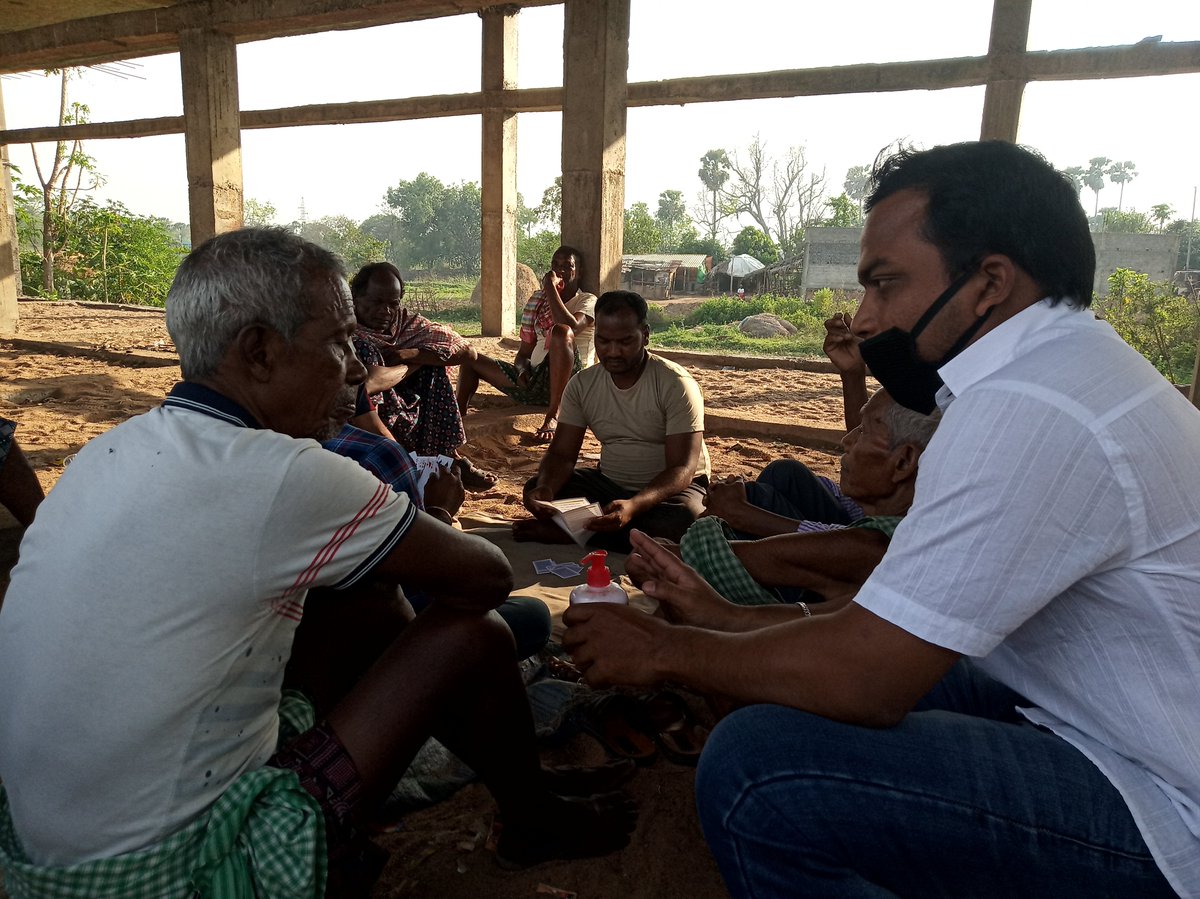 TapanSamal15's tweet photo. @angul_dm                                           Handwash &amp; social distance covid19 awareness program @Banarpal Block with the help of Asha worker and Nyks, angul. https://t.co/IOQ8VxVStn