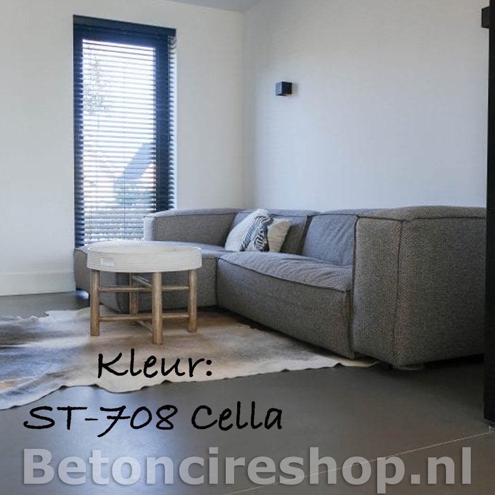 Betoncireshop's tweet photo. Een vloer van betoncire is makkelijk in gebruik. De vloer heeft een sterk en stoer karakter én is verkrijgbaar in vele kleuren! Kies je kleur en ga aan de slag. #betoncire #basebeton #interieur #interieurdesign #concrete #beton #wonen #woninginrichting #woonbeton #designbeton https://t.co/H1sZTmOt6d