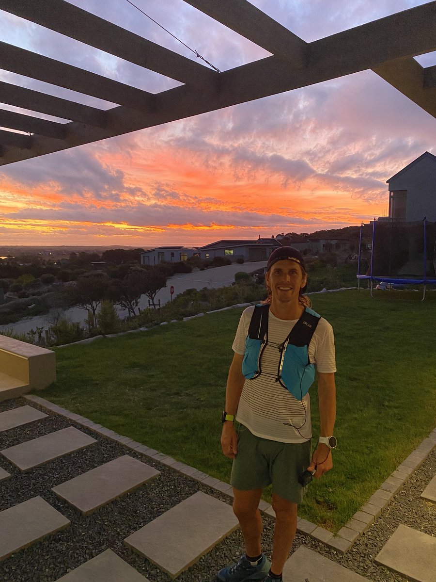 ryansandes's tweet photo. An awesome sunset to end off a very long day... but about to enter another very long night. Ryan has been going since 1:15am this morning &amp; is expected to finish at about 2am tonight.
•
•
•
#homerun #stayhomesa #timetoplayoutside https://t.co/7JRrGHU7TY