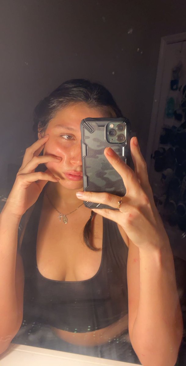 allysworldv's tweet photo. U bore me #findom #humiliation #cashpig #moneyslave https://t.co/0Z5PQYhY4z