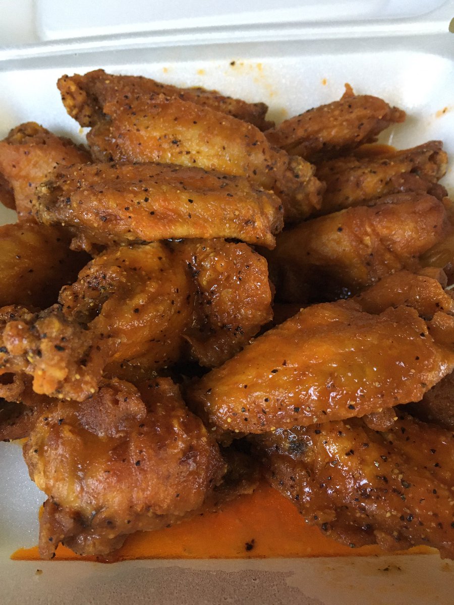 Dallas_Texican's tweet photo. @Pluckers #spicylemonpepper #wingsthursday https://t.co/nsSqbzW7ac