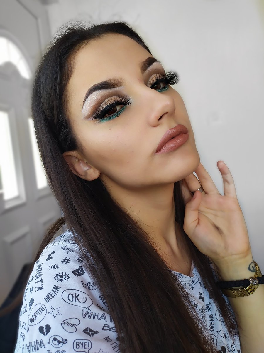 MakeupNixi's tweet photo. @MorpheBrushes @rosalesashley @beautybakerie Nudee 4ever 🤭 @MorpheBrushes https://t.co/9r5IVgz9ZS