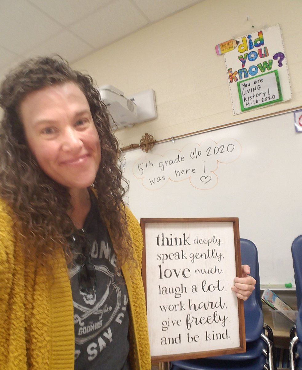 TheTeacherAllen's tweet photo. Last day inside my classroom for 2020- one last "Did You Know?" board &amp; hoping to give a bit of closure with a message- #classof2020 was here @KingstonElemen1 ❤ #eaglestrong #5thgradesocialstudies  #DYK #ThisDayinHistory #livinghistory #COVID19 https://t.co/quuoGpOXZT