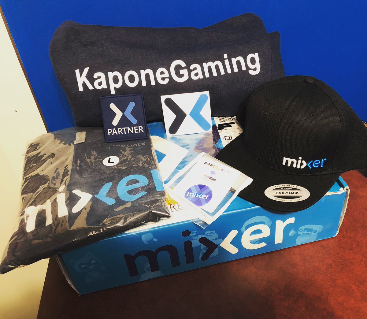 BBCan3Bruno's tweet image. My @WatchMixer #MixerPartner gear came in the mail today 🥳🥳 LETS GO!! Come by the stream 9pm eastern and come chat! We play with many #bbcan alum each and every night! mixer.com/Kaponegaming #mixer