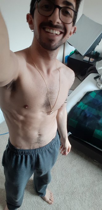 Indulge in my bulge 🍆  Like &amp; RT for my pants to come off https://t.co/lIS8odh9Ua<a href="/tag/takehertopoundtown"class="tags"><span>#takehertopoundtown</span></a>