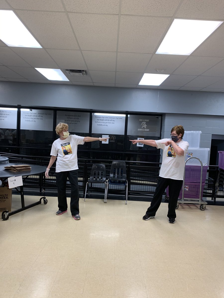 KnightsFoodServ's tweet photo. Here are some more hard working ladies with their new shirts on. #lunchladiesrock #TheKnightWay https://t.co/pbS8IxkiYQ