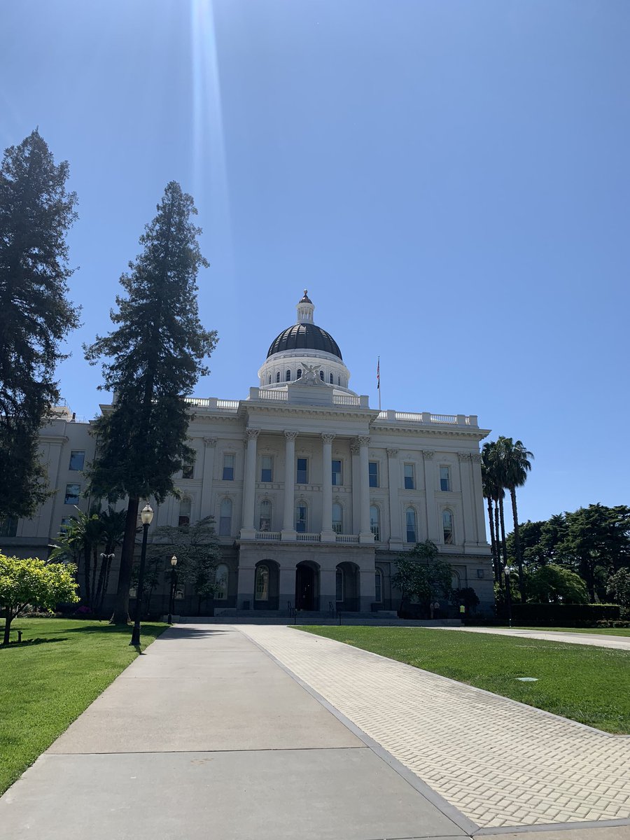 I’m at the Capitol attending the first legislative hearing on CA’s COVID-19 spending since the state govt was shut down last month. Follow this thread for updates for my experiences from this historic hearing.