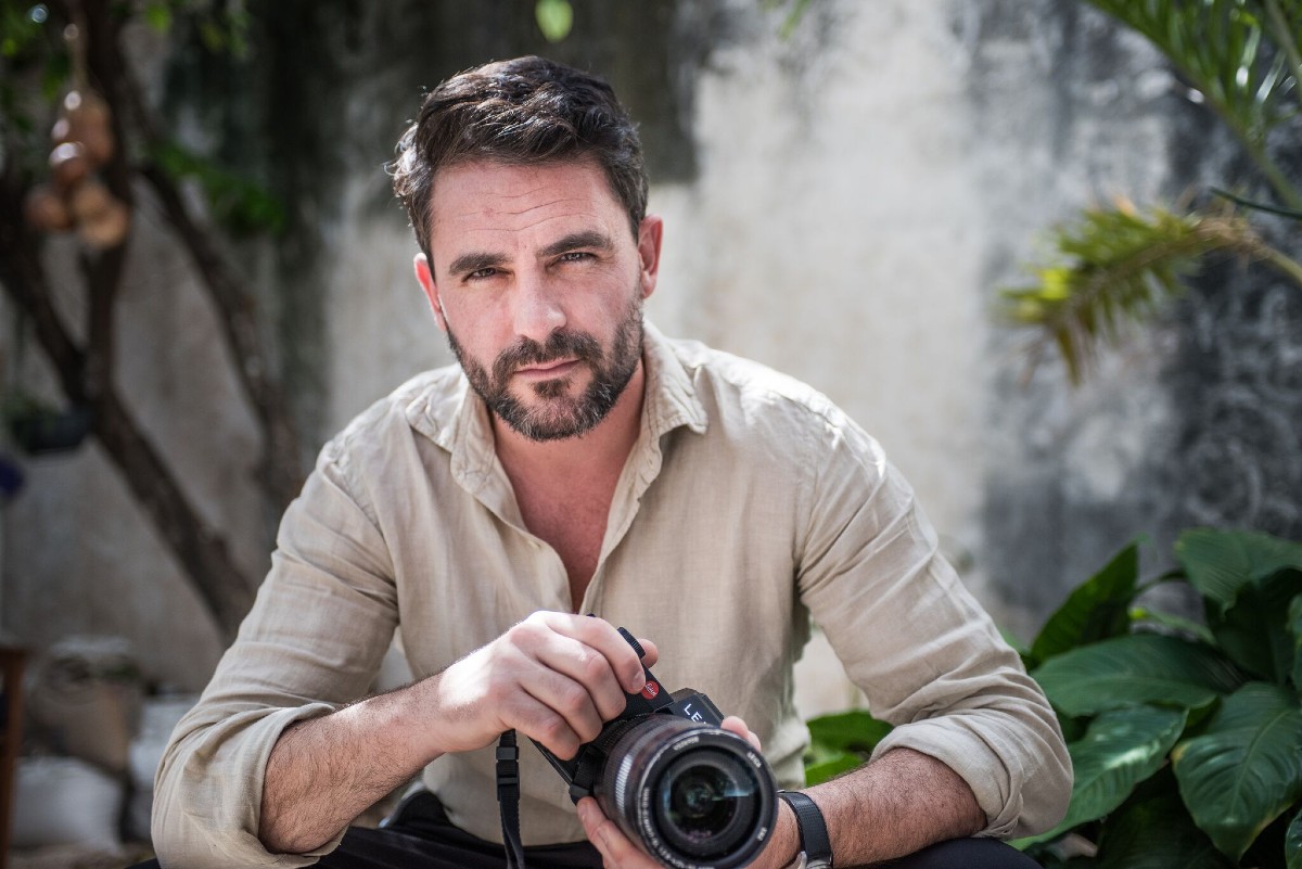 porternovelli's tweet photo. Author, explorer and soldier Levison Wood shares how to cope with isolation and 'travelling' tips for exploring your own home in the inaugural edition of ‘One’, a new e-magazine from @ONEHUNDRED_EMEA @Johnwritlarge #PNPurpose #Travel #Omnicom #OneHundredAgency #IsolationLife https://t.co/NtuEsxGGXT
