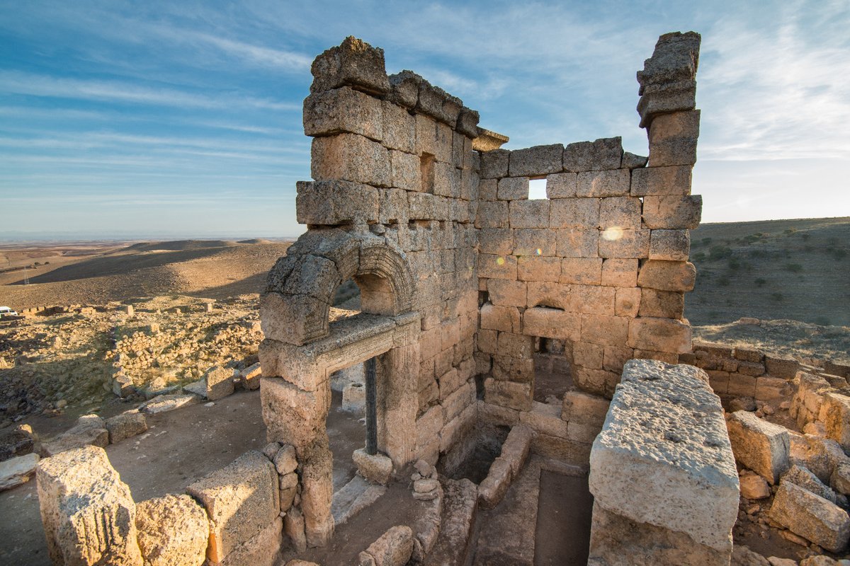 TCKulturTurizm's tweet photo. 📣 Türkiye’nin @UNESCO Dünya Mirası Geçici Listesi’nde 78 olan kültür varlığı sayısı 83’e yükseldi.

✔️Beypazarı Tarihi Kenti/Ankara 
✔️İzmir Tarihi Liman Kenti/İzmir
✔️Karatepe-Arslantaş Arkeolojik Alanı/Osmaniye 
✔️Koramaz Vadisi/Kayseri
✔️Zerzevan Kalesi &amp; Mitraeum/Diyarbakır https://t.co/plxyhKRiKK