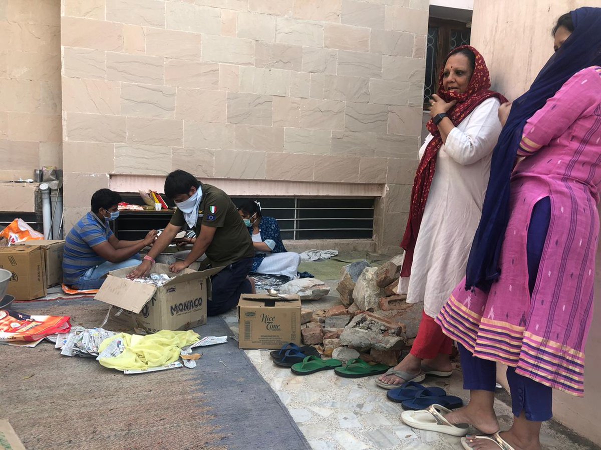 #TBT to our Shave-a-Streety fundraiser in January! Money raised helps to support the Sheela Bal Bhavan home for orphaned girls in Jaipur, India. We are proud to inform our community that our friends at SBB have started a community kitchen in Jaipur during this lockdown period.