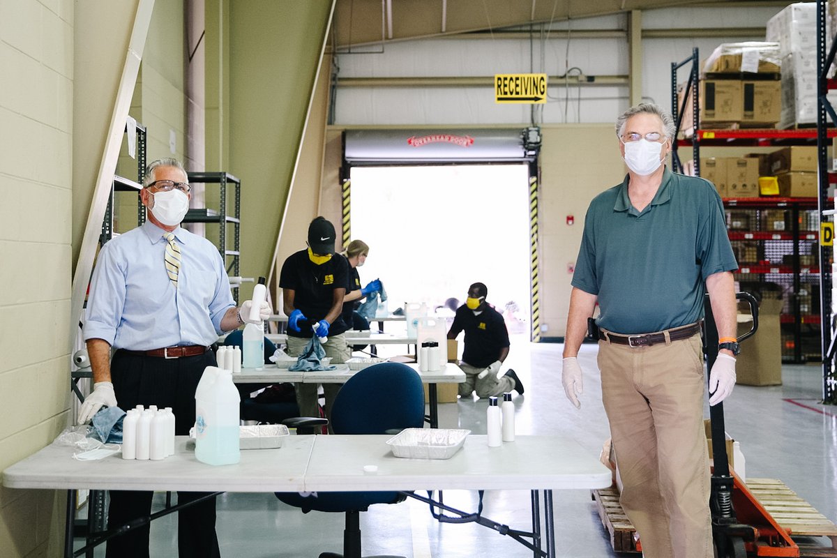 Kriseman's tweet photo. Thanks to @3DBrewing and many of our breweries and distilleries, we have hand sanitizer to supply to our employees and frontline workers. Thanks to Mark Dalton and his team at our warehouse for doing the dirty/clean work - and for putting me to work! https://t.co/nelt1eaviB