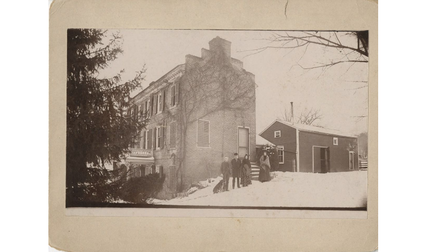 HaleFarm's tweet photo. Jonathan Hale and his family embodied the ethics of a pioneer – to take what you know, learn what you need, and use what you have to build something that lasts. The Hale House was built c.1825 from raw material on the property in Bath, OH 
#HistoryFromHome #NEOhistory #HaleFarm https://t.co/vB7GVS9nmR