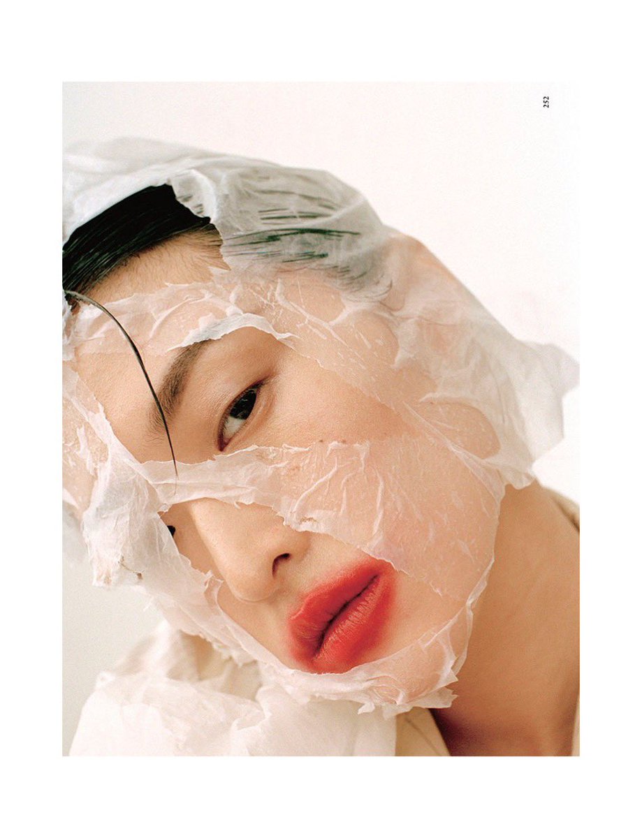Ready to kiss. Chu Wong. Dazed Korea, January 2019.
✰
photo: Peter Ash Lee
stylist: Ye Young Kim
hair: Tomi Kono
makeup: Maki Ryoke
casting: Bert Martiosyan
✰
#weareallbeautiful #dazed #dazedkorea #makeuplove #makiryoke #stayhome