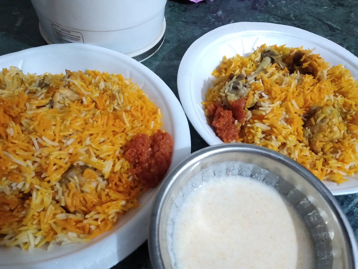 Hint yemeği 'Tavuklu Biryani'

#Hindistan #hintyemekleri #sokakyemekleri #Biryani #lezzet #tavuklupilav #yemektarifleri #yemekteyiz #hintkültürü