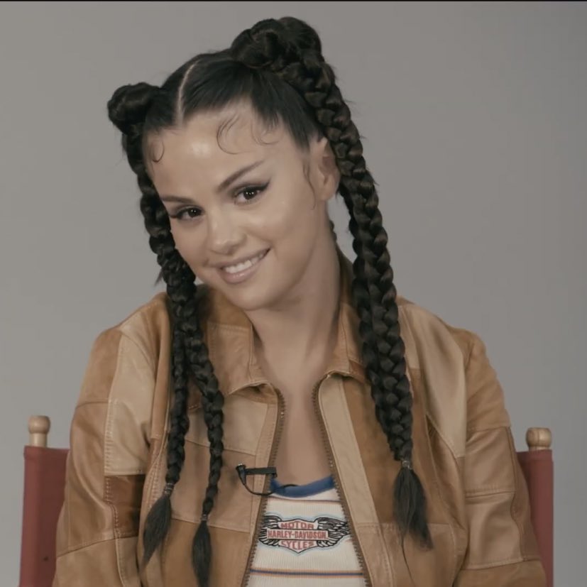 PopCrave's tweet photo. Watch @SelenaGomez take the ultimate ‘Friends’ trivia challenge for @InterviewMag.

Watch: https://t.co/FnlyGXa1qS https://t.co/jmzfjkLyx8