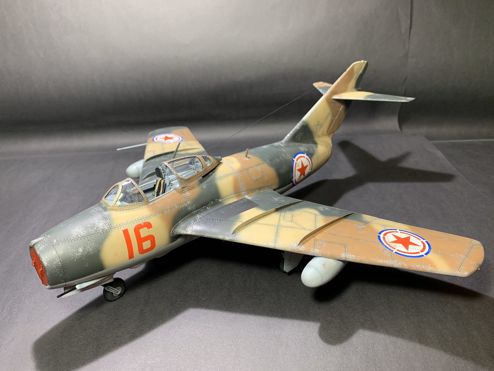 MIG17PF 1/32トランペター 完成品エンジン見える