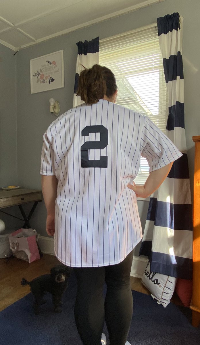JennaLazaroff's tweet photo. Representing the New York Yankees for College/Sports Day! @marlborosd @GoMHSDukes @MrsThomasMHS @TBKluge1970 @jenejene8675309 @MamaJo111 #thecaptain #DerekJeter #RE2PECT #DukesStrong #mhswegotthis https://t.co/kdx8yRW5cf