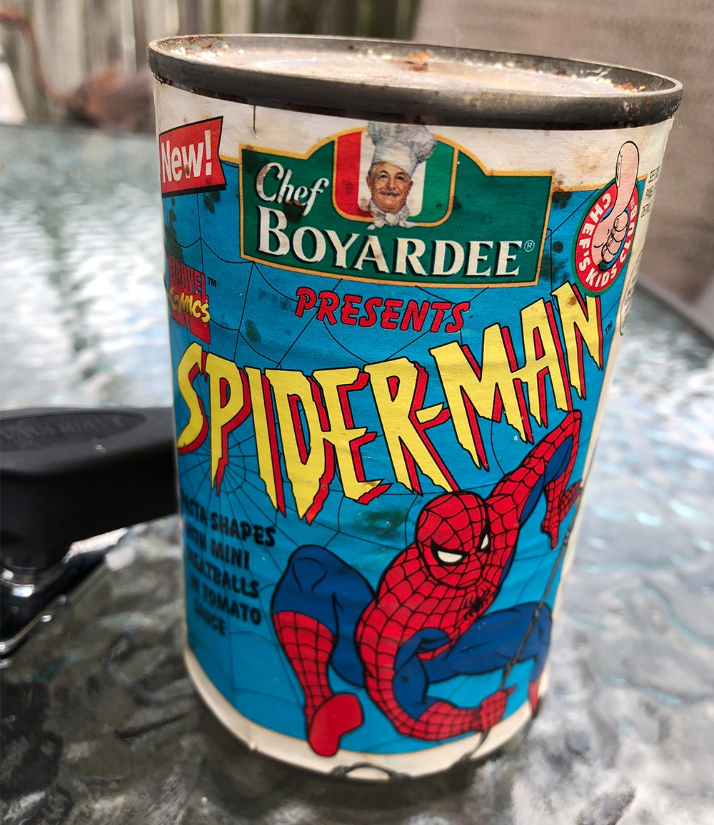 Opening a wildly corroded can of Spider-Man Pasta from 1995: a thread. (1/5)