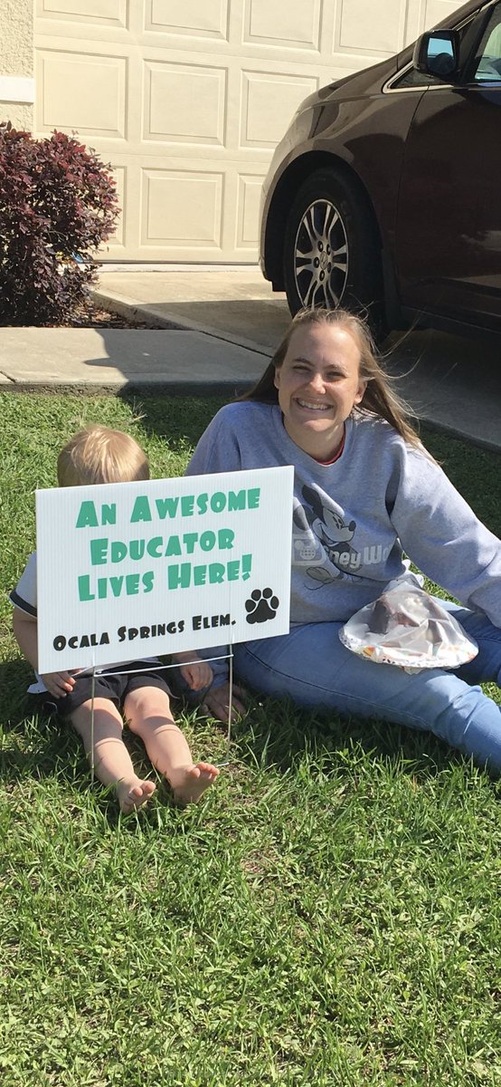 OSEPanthers's tweet photo. We have the best teachers taking care of our amazing Panthers during distance learning.  Deliveries started today. ❤️🐾Thank you to our PTO for sponsoring these signs! @KinardsConnect1 @MarionCountyK12 @Grantham_Greats  #SmallPawsTakeGiantSteps https://t.co/mKpfErZhRo