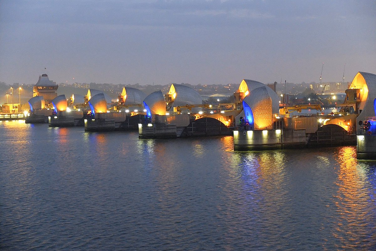 Alan Flood Forecaster The Thames Barrier We Re Proud To Support The Nhs And All The Keyworkers Helping The Country Through The Coronavirus Outbreak Tonight We Have Lit Up