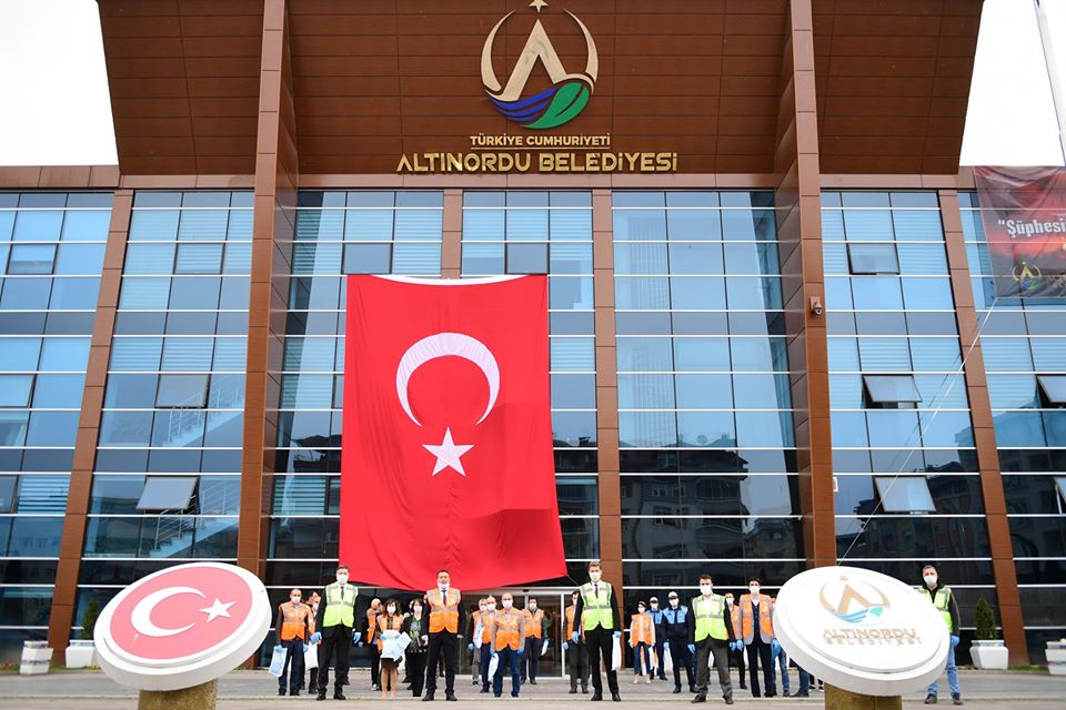 ALTINORDU 150.000 MASKE DAĞITTI

gazetecinar.com/altinordu-tam-…

#altınordu #altınordubelediyesi #aşkıntören #covid19 #herşeyçokgüzelolacak