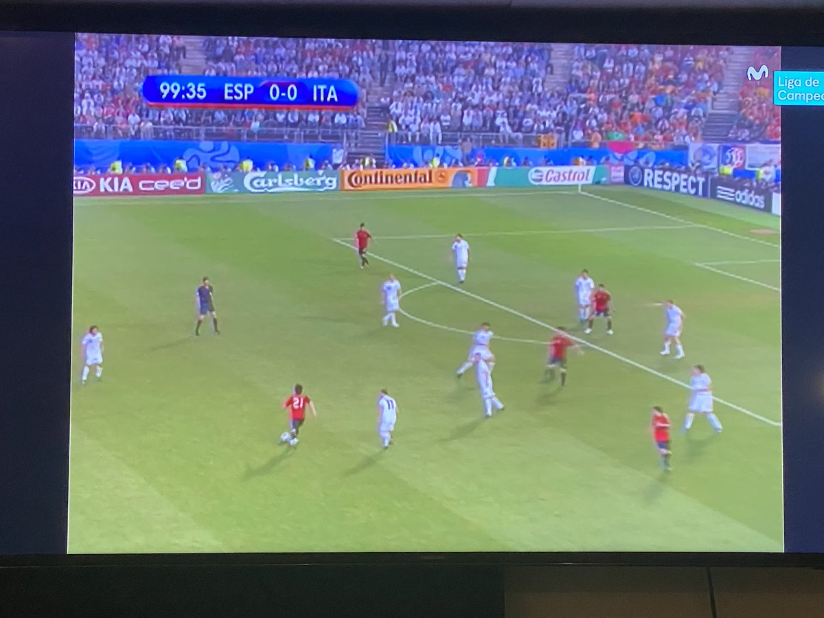 Que recuerdos! Vaya Euro! 🏆 https://t.co/XkCK0emlcM