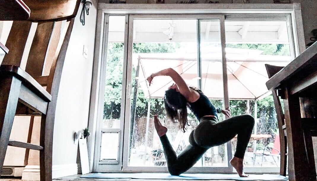 bestselfTV's tweet photo. This Saturday at 10am, we will have a guest yoga teacher teaching a LIVE class on our instagram page. 30 minute yoga flow &amp; core workout. SEE YOU SATURDAY!

Follow our instagram account here: https://t.co/rWTPBrjl8Q https://t.co/yINjS7Zl0O