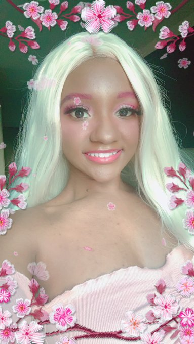 Demented Barbie looks. #kawaiiblackgirl https://t.co/fBJa1LRq5c<a href="/tag/kawaiiblackgirl"class="tags">#kawaiiblackgirl</a>