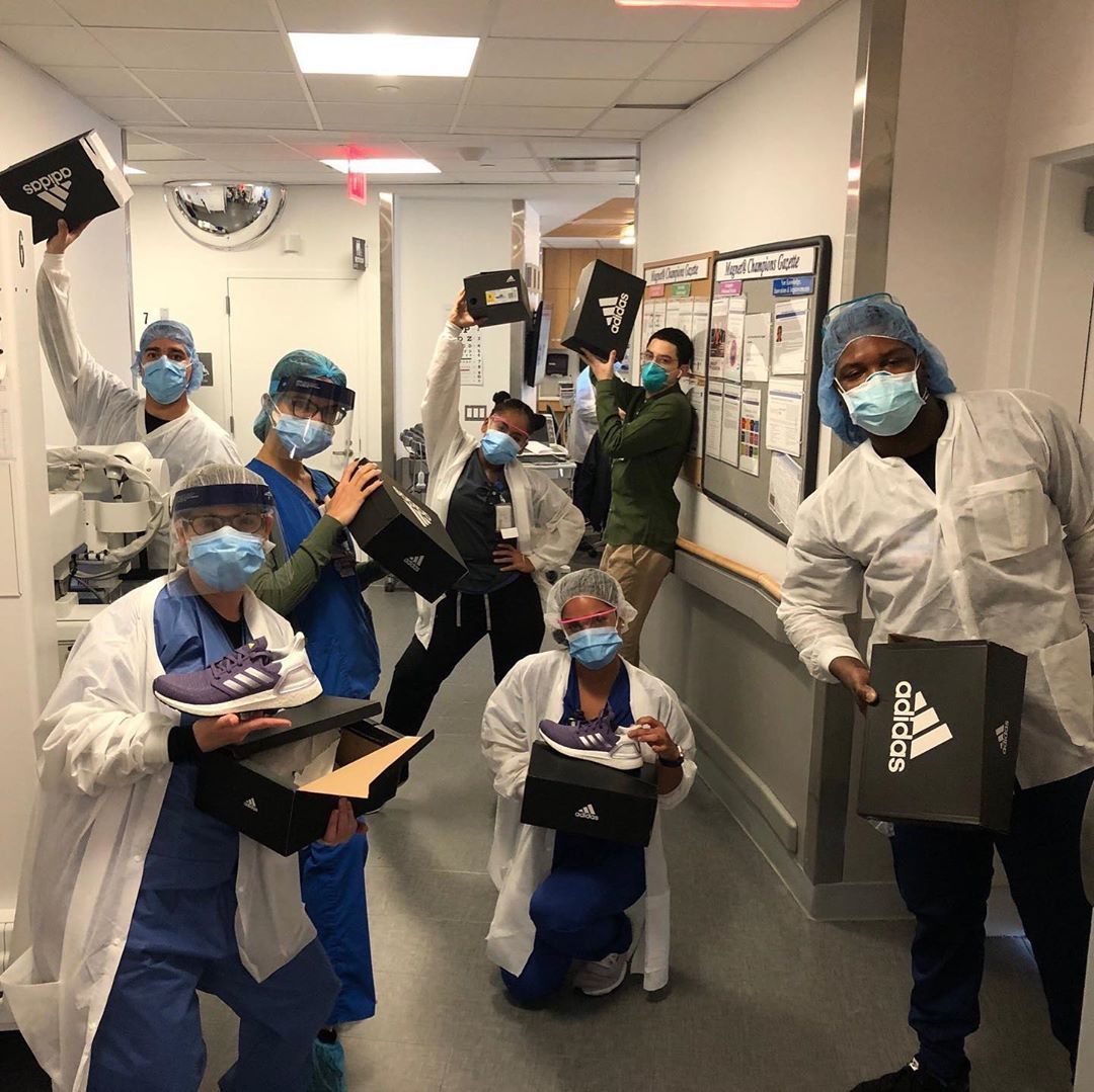 stealsonkicks's tweet photo. Adidas sent 130 pairs of sneakers to health care workers at Mount Sinai Hospital in Queens, New York 🙏 https://t.co/5AQIh5p1tL