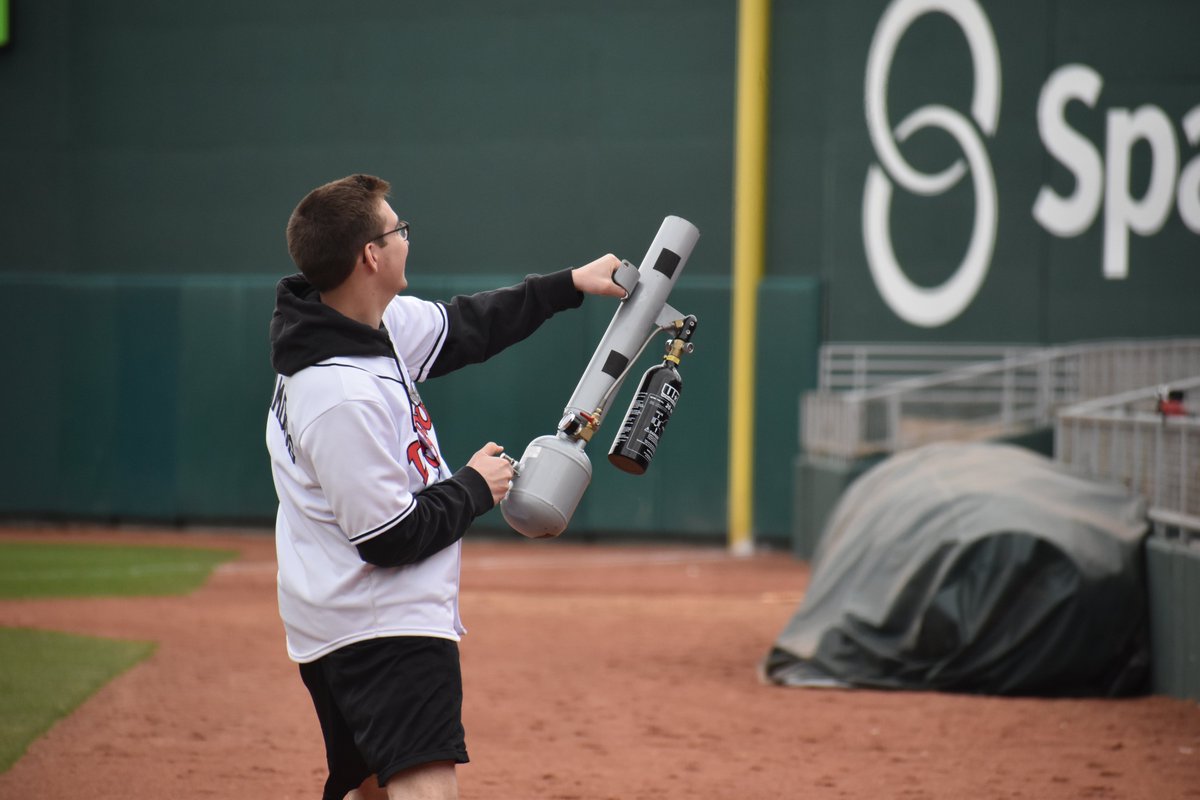 LansingLugnuts's tweet photo. #OpeningNightAtHome https://t.co/xlu6sY9IIc