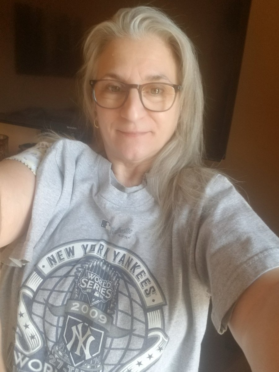 MamaJo111's tweet photo. Not my shirt.. but my favorite sports team to represent college/sports day @marlborosd @GoMHSDukes @MrsThomasMHS @GoMESDukes @GoMMSDukes #DukesStrong #mhswegotthis https://t.co/lRmmPFO0aa