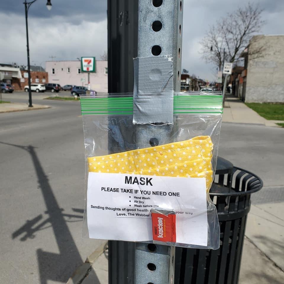 Family hangs masks on bus stops and light poles in Niagara Falls for those who might need them.  totallybuffalo.com/family-hangs-m…