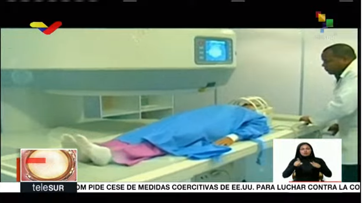 #ENVIVO | <a href="/NicolasMaduro/">Nicolás Maduro</a> : envía un saludo a la #MisiónBarrioAdentro en sus 17 años de fundación y trabajo 

bit.ly/teleSUR