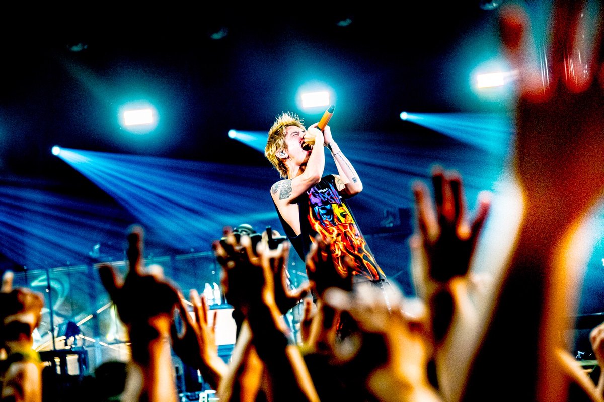 A Sketch 本日はone Ok Rockのボーカル Takaさんのお誕生日です おめでとうございます 歌声 一度きいたら離れられないのです きっとみんな そして勇気と愛を行動に移す大切さをtakaくんから教わってる 世界中がstayhealthyを願いながらお祝いして A Sketch 本日はone Ok Rockのボーカル Takaさんのお誕生日です おめでとうございます 歌声 一度きいたら離れられないのです きっとみんな そして勇気と愛を行動に移す大切さをtakaくんから教わってる 世界中がstayhealthyを願いながらお祝いして