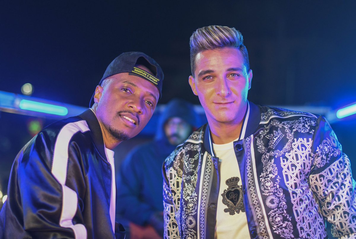 ALGERINO_OFF's tweet photo. Mes petits bélous mon nouveau single avec @Sopranopsy4 « La Vida » est disponible partout 👉 https://t.co/PbgFy0xuiW 🔥 #LaVida https://t.co/x9xVljoI6V