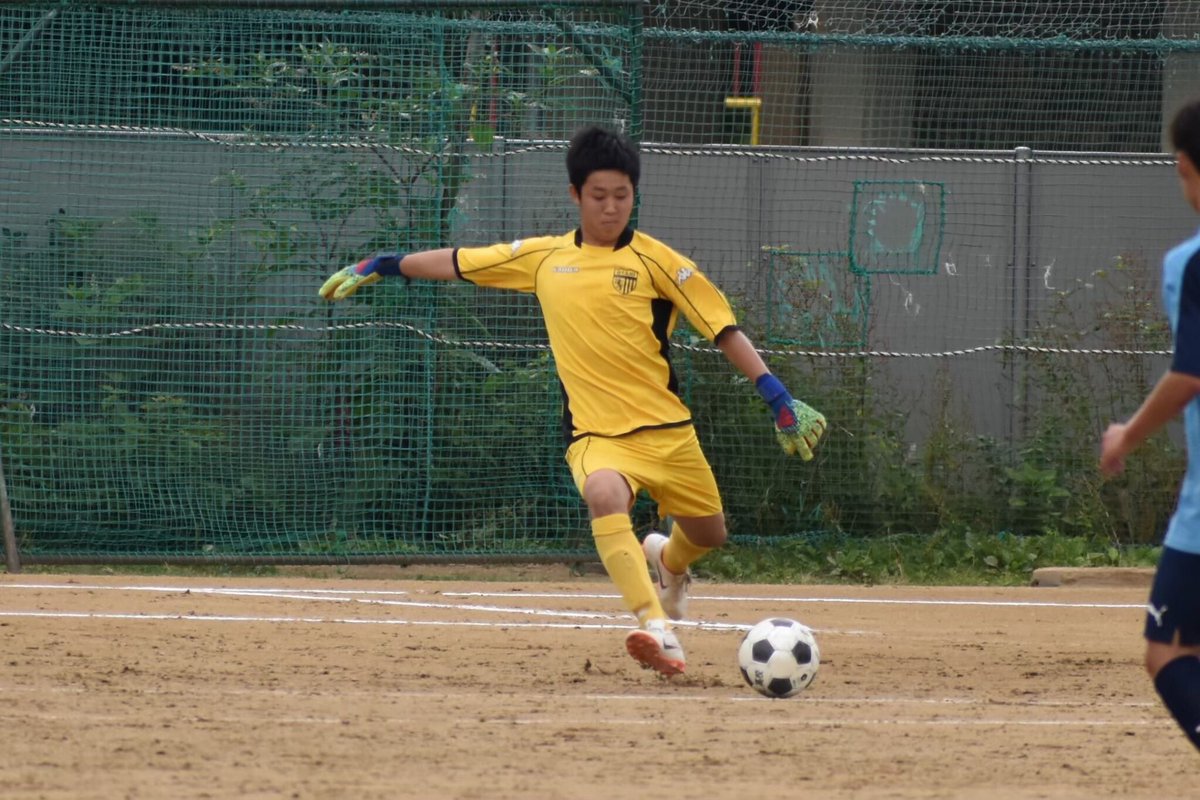 tetsusaka10's tweet photo. 高岡歩夢選手👍
王来王家弘也選手👍
大谷高校入学直後からこの2人の争いは始まった。試合直前までどっちがゴールを守るのかわからないほど、実力は拮抗している‼️
年明け早々、高岡選手は全十時靭帯断裂の大怪我で離脱してるが、1日も早く復帰して、最終章のポジション争いを楽しませて欲しいです✨ https://t.co/7k6QCIY1iA