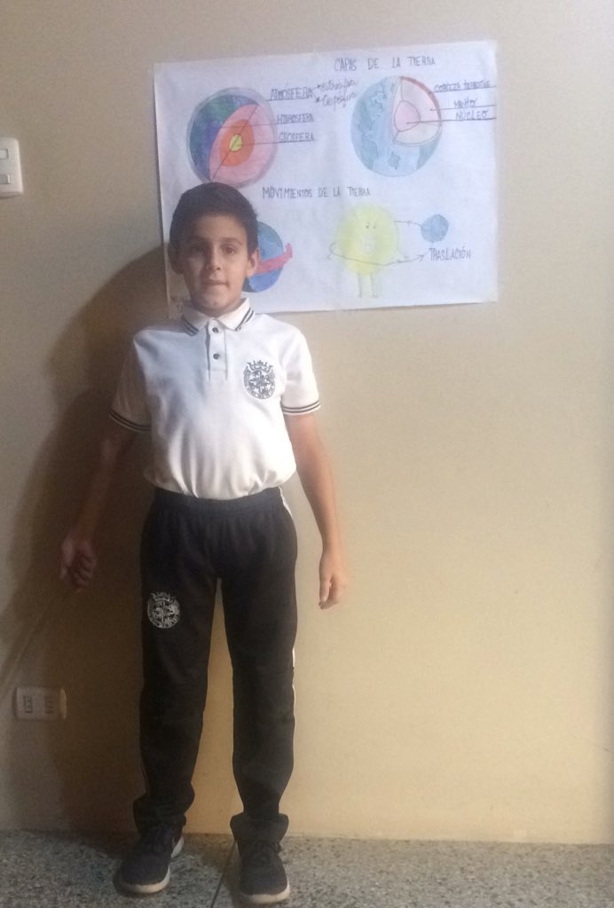 JTabbakh's tweet image. Mi hermanito está en 5to Grado y le mandaron a hacer una exposición y enviar el vídeo. Aquí les dejo sus mejores bloopers