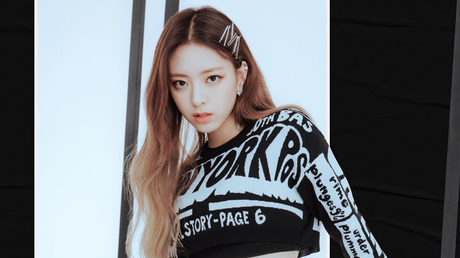 Itzy yeji. Итзи 2024. Рюджин итзи. Йеджи itzy. Itzy группа icy.