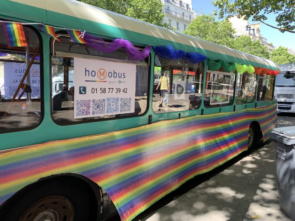 REPORT DE LA MARCHE DES FIERTÉS LGBT+ DE PARIS/ÎLE-DE-FRANCE 2020 ET DE LA QUINZAINE DES FIERTÉS homobus.com/blog/report-de…