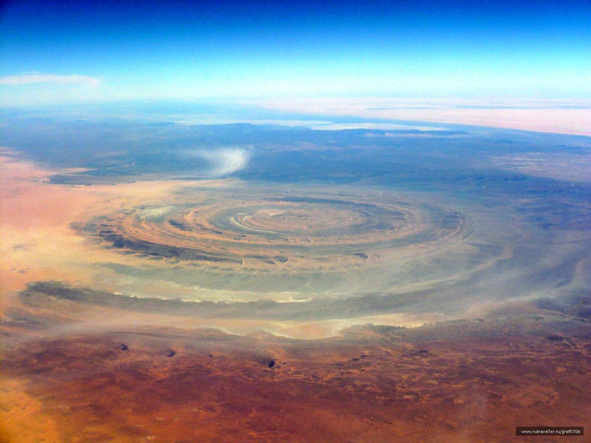 My personal speculation is that this flood wiped out the earliest human civilizations, the evidence washed away by the waves. Doesn't the desert near the Richat Structure look like it was "swept" smooth?