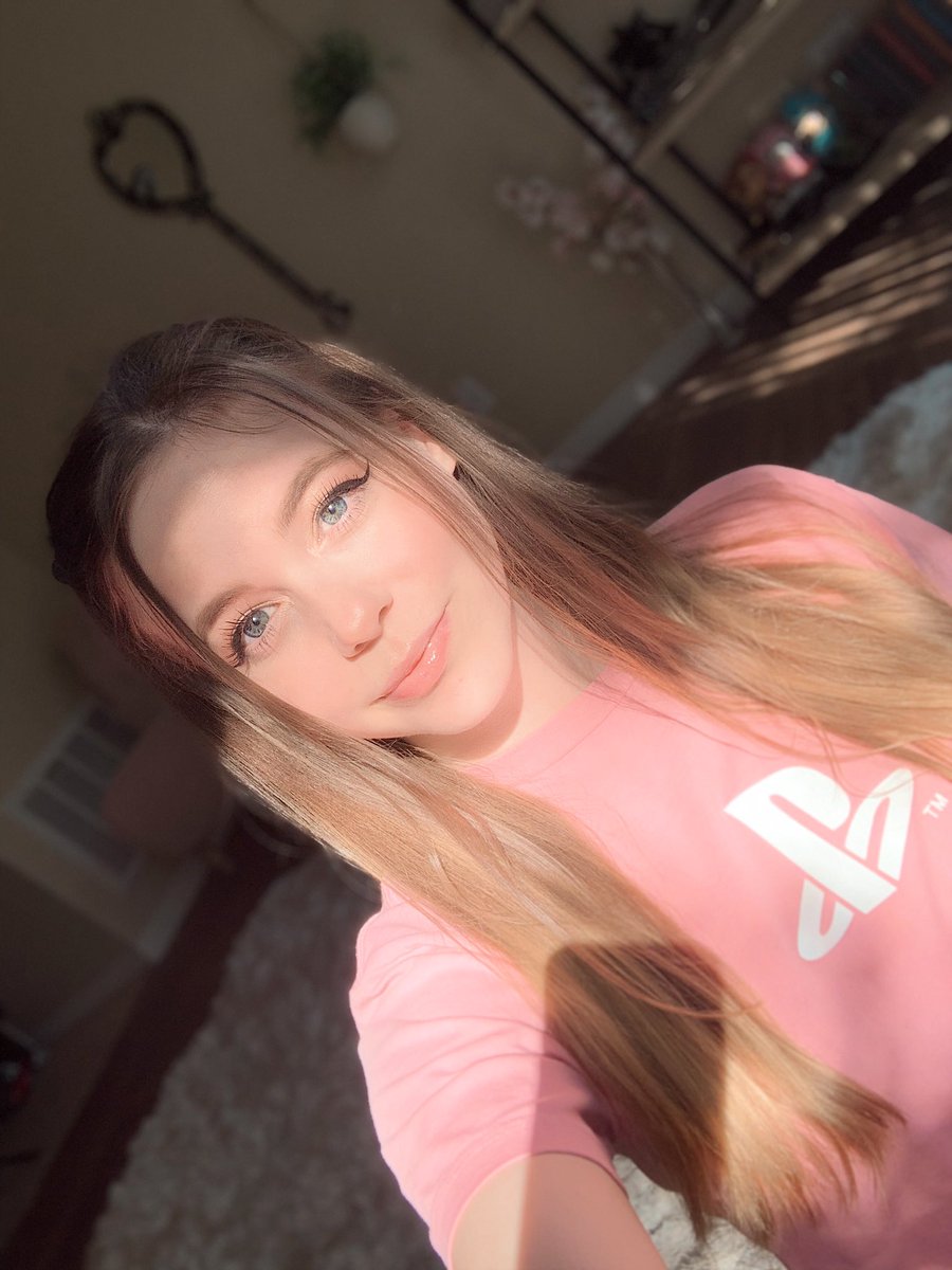 pink ps5